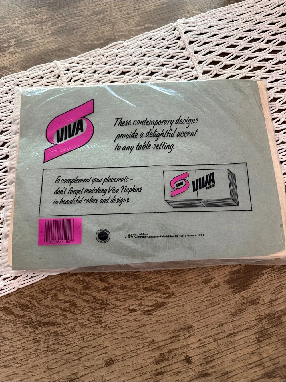 NIP Vintage 70s Viva by Scott Boho Garden Floral Disposable Paper Placemats